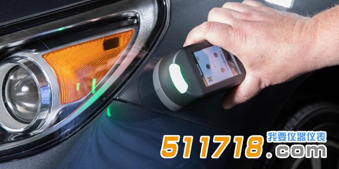 美國愛色麗X-rite MA-5 QC多角度色差儀，用于效果飾面的可操作色彩測(cè)量工具，可以在制造過程的早期識(shí)別顏色缺陷并避免不必要的返工。    美國愛色麗X-rite MA-5 QC多角度色差儀產(chǎn)品簡介：  MA-5 QC多角度色差儀，以在制造過程的早期識(shí)別顏色缺陷并避免不必要的返工。  它采用戰(zhàn)略性放置的光學(xué)元件，與市場(chǎng)上任何其他五角設(shè)備相比，速度快 60%，重量減輕 50%，緊湊度提高 40%。  這使操作員可以用一只手輕松定位 MA-5 QC，每小時(shí)捕獲更多測(cè)量值。  MA-5 QC可在2.5秒內(nèi)快速測(cè)量和采集多個(gè)數(shù)據(jù)點(diǎn)，從而實(shí)現(xiàn)自動(dòng)化作業(yè)。憑借緊湊輕巧的設(shè)計(jì)，該儀器可輕松單手操作，顯著減輕操作疲勞。  此外，通過指示燈確保正確對(duì)準(zhǔn)，并配備自動(dòng)光學(xué)快門來防止灰塵侵入設(shè)備。  MA-5 QC配備直觀的觸摸屏以及合格/不合格紅色和綠色指示燈，可方便進(jìn)行容差檢測(cè)，并一鍵式快速輸出報(bào)告。  通過溫度預(yù)覽功能，MA-5 QC可以確定樣品溫度是否在影響色彩數(shù)據(jù)，從而方便做出合理的決策。如要充電或者連接PC，秩序簡單的將MA-5 QC裝入便捷的擴(kuò)展塢。    美國愛色麗X-rite MA-5 QC多角度色差儀產(chǎn)品特點(diǎn)：  . 5角度光譜測(cè)量  . 緊湊、輕巧、易用  . 通過五個(gè)標(biāo)準(zhǔn)測(cè)量角度評(píng)估金屬色和特殊效果表面  . 無縫融入質(zhì)量控制(QC)工作流，幾乎無需停機(jī)  . 軟件兼容性  . 可連接愛色麗EFX QC軟件等顏色色管理軟件，以及使用MA94模式來連接第三方軟件，以及使用MA94評(píng)估模式連接第三方軟件。  . 直觀的用戶界面  觸摸屏可顯示全部五個(gè)角度，一目了然地查看數(shù)據(jù)。  . 樣品溫度傳感器  識(shí)別樣品溫度是否影響色彩數(shù)據(jù)。.jpg